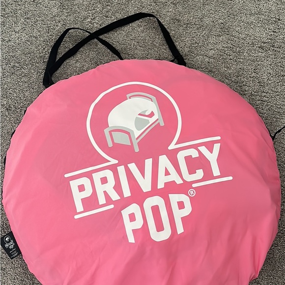 Privacy pop twin bed tent pink w/ carrying case - Picture 3 of 3